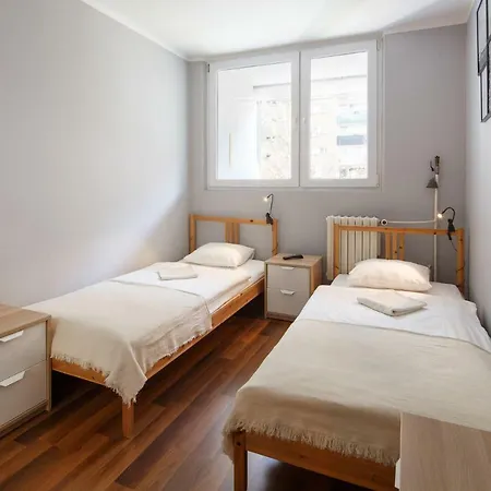#2rooms5beds:) アパート ティヒ